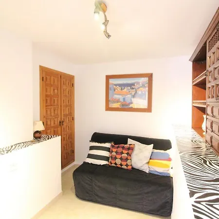 Villa Maryvilla 1201 *
